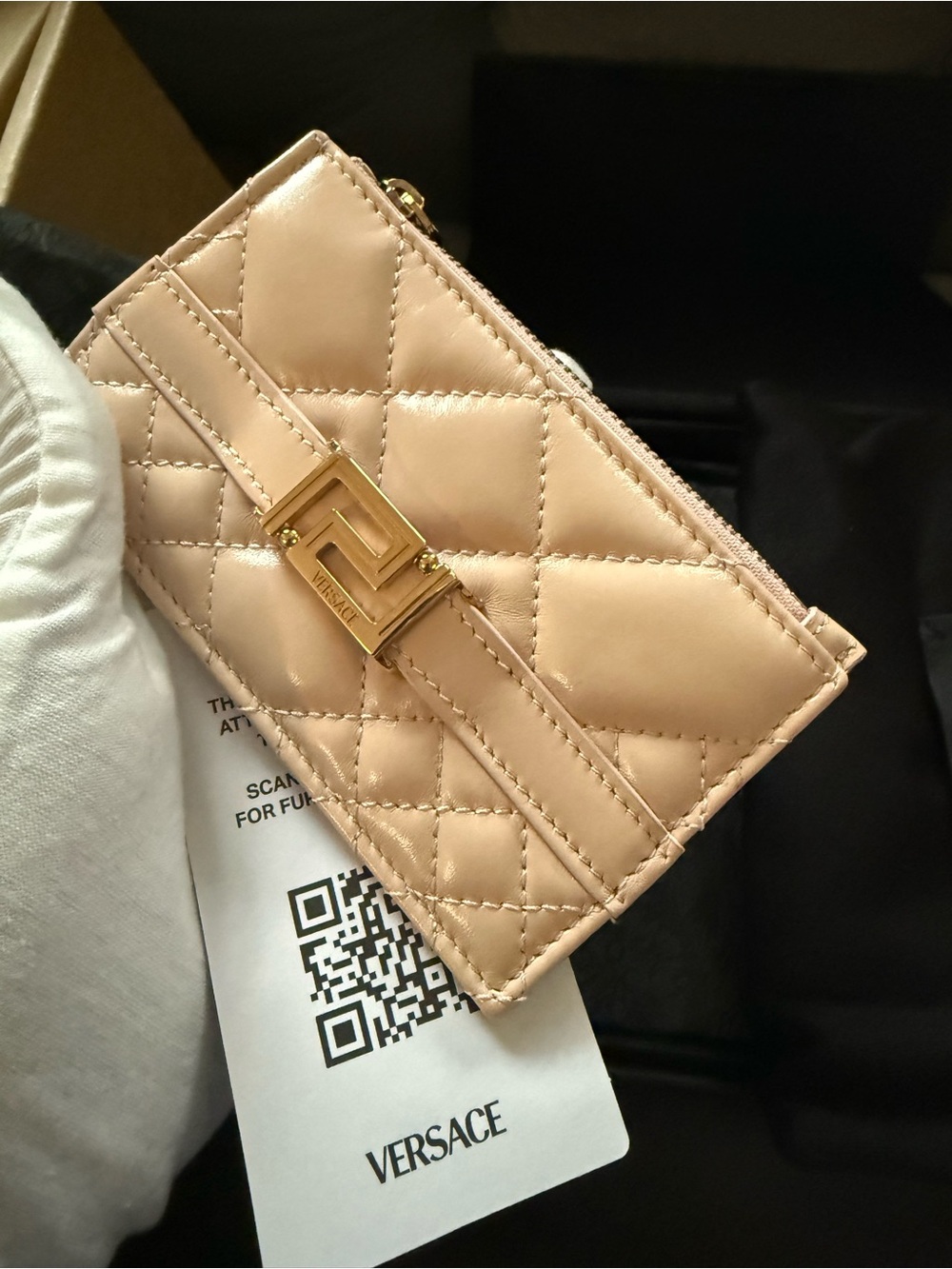 🔥Versace  Calfskin Leather Cream Patent Leather Clutch+ Gold full inclusion 🔥 - Picture 9 of 16